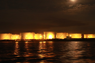 東扇島オイルターミナル